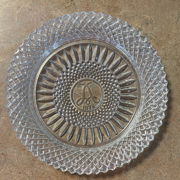 Vintage Avon Award Stratton Fostoria Lead Crystal Plate 1978 Diamond Point 8" - Picture 1 of 3
